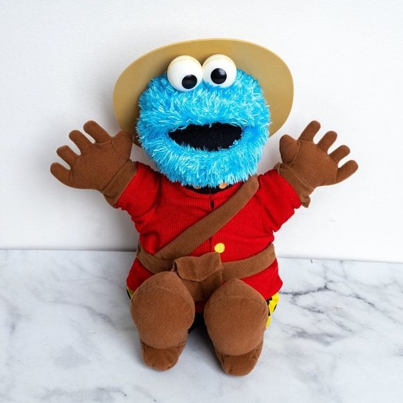 Sesame Street / Gund  Cookie Monster Canadian Mountie Plush 2012 - Picture 8 of 8